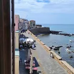 La Mirada , Con Magnifica Vista *